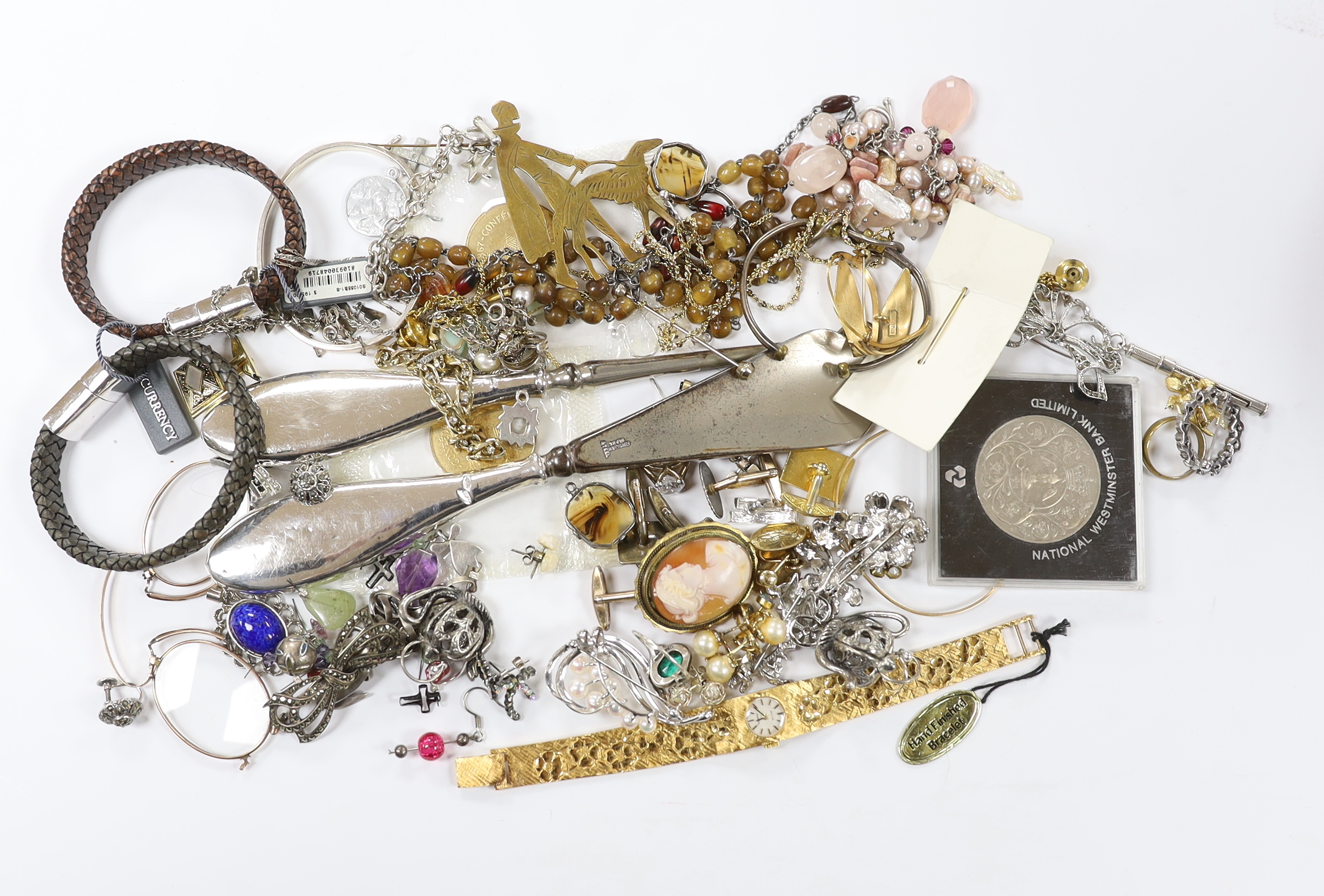 Costume jewellery and objects including a Mikimoto silver pearl spray brooch, silver gilt cufflinks, a cameo maiden head brooch and an Elizabeth II silver jubilee crown